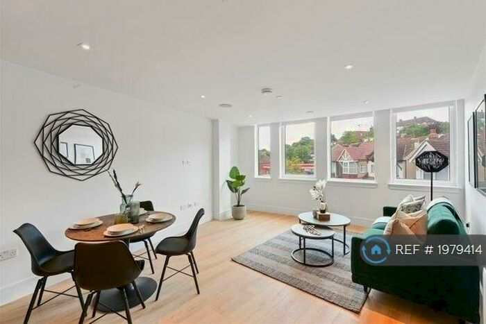 2 Bedroom Flat To Rent In Brighton Road, Purley, CR8