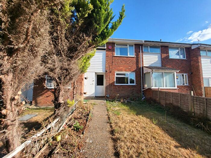 3 Bedroom Terraced House To Rent In Rosedale Close, Sundon Park, LU3