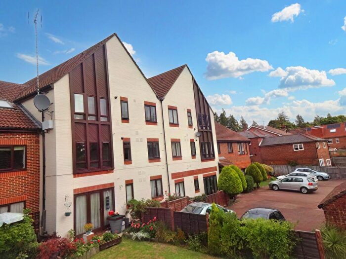 1 Bedroom Apartment For Sale In Rex Court, Haslemere, Surrey, GU27