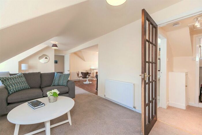 1 Bedroom Flat To Rent In Rose Street, Edinburgh, EH2