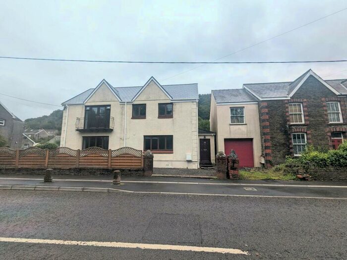 4 Bedroom House To Rent In Lon Hir, Alltwen, Pontardawe, SA8