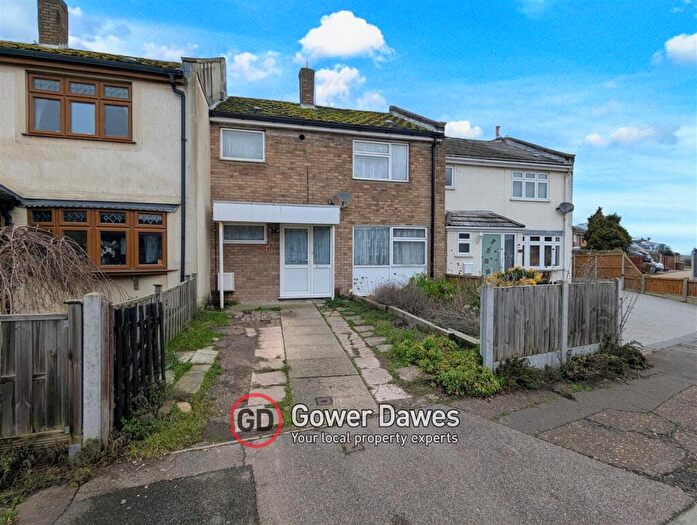 3 Bedroom Terraced House For Sale In Errington Close, Chadwell St.Mary, RM16