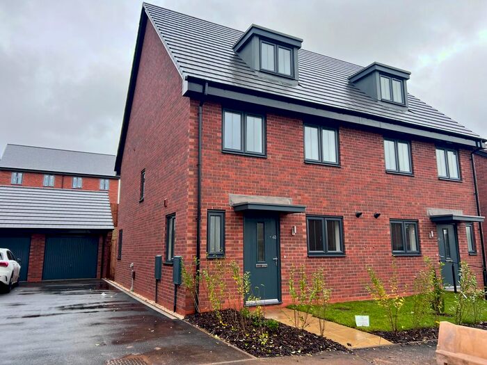 4 Bedroom Semi-Detached House To Rent In Robert Adam Road, Derby, DE22