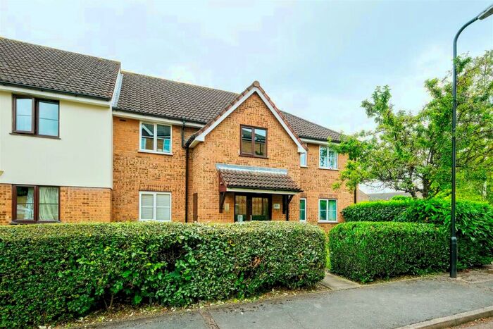 2 Bedroom Flat To Rent In Thurlow Close, Higham Station Avenue, Chingford, E4