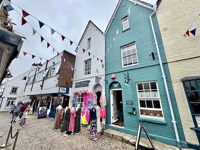 1 Bedroom Apartment To Rent In Quay Street, Lymington, Hampshire, SO41