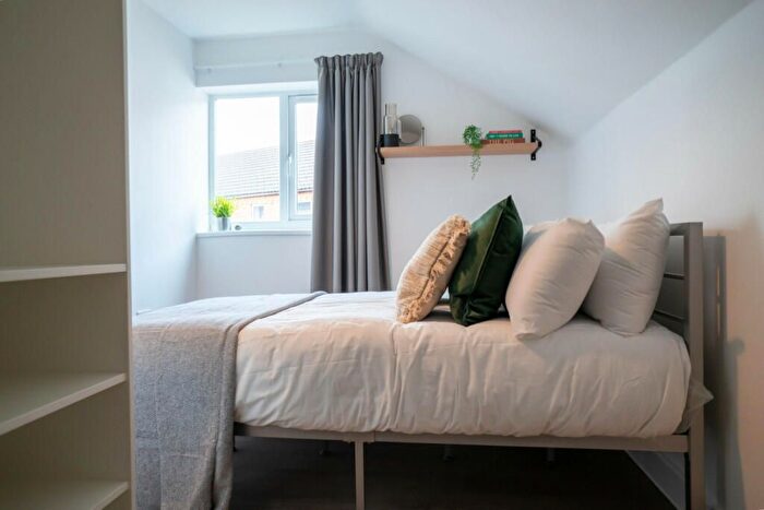 6 Bedroom Flat To Rent In Ashfield Road, Manchester, M13