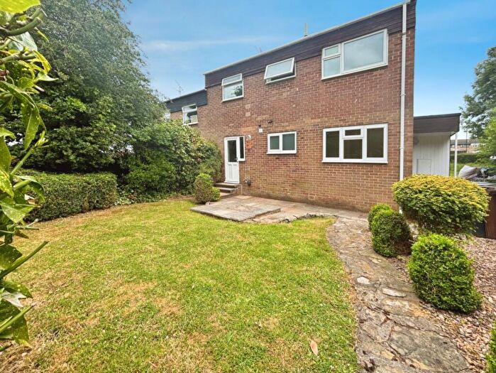 2 Bedroom Flat To Rent In Lime Grove, Chapeltown, Sheffield, S35