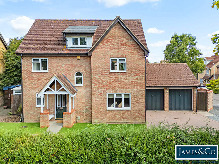 5 Bedroom Detached House For Sale In Lukins Drive, Dunmow, CM6