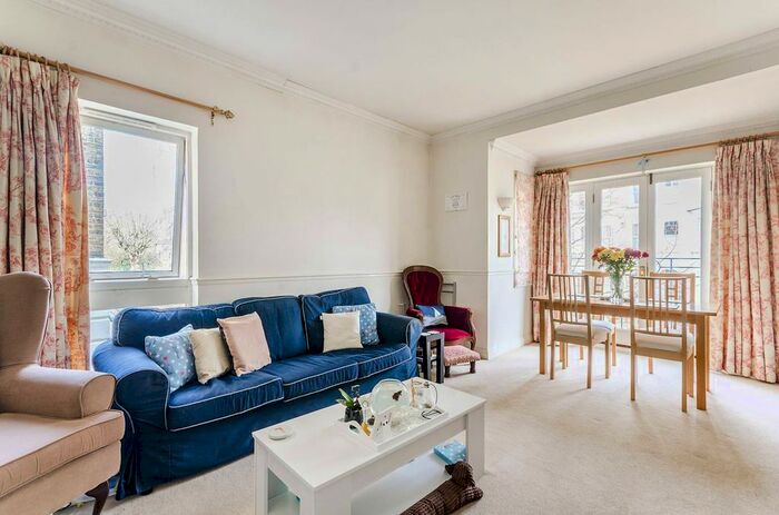 1 Bedroom Flat To Rent In Berisford Mews, Wandsworth, London, SW18