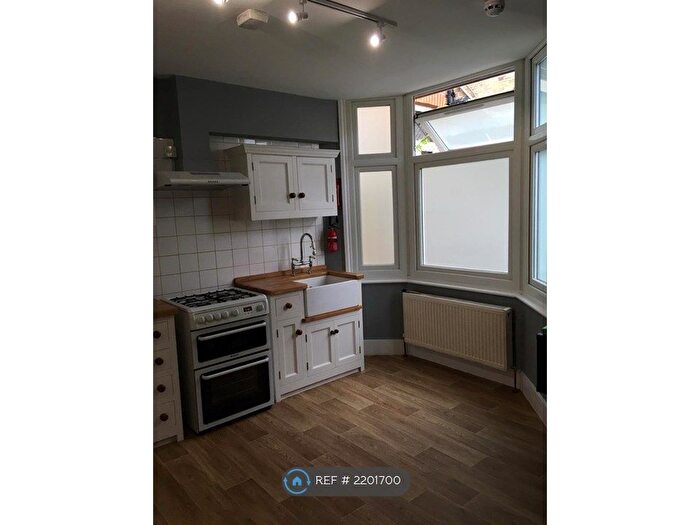 1 Bedroom Flat To Rent In Abbotsford Avenue, London, N15