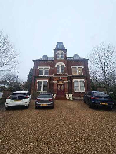 2 Bedroom Apartment To Rent In Birdhurst Road, South Croydon, CR2