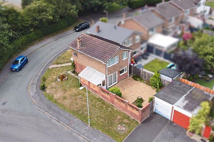 3 Bedroom Detached House For Sale In Windsor Close, Chase Terrace, Burntwood, WS7