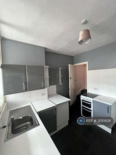 4 Bedroom Flat To Rent In Southgate, Elland, HX5