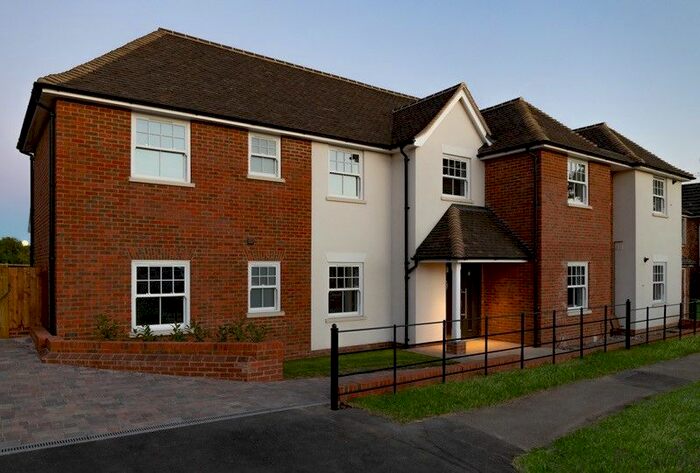 2 Bedroom Flat To Rent In Roman Road, Mountnessing, Essex, CM15