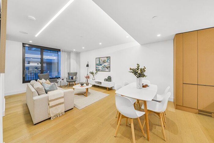 3 Bedroom Flat For Sale In Rathbone Square, Fitzrovia, W1T