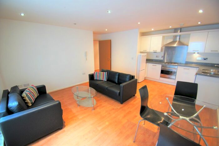 2 Bedroom Flat To Rent In Ludgate Hill, Manchester, M4
