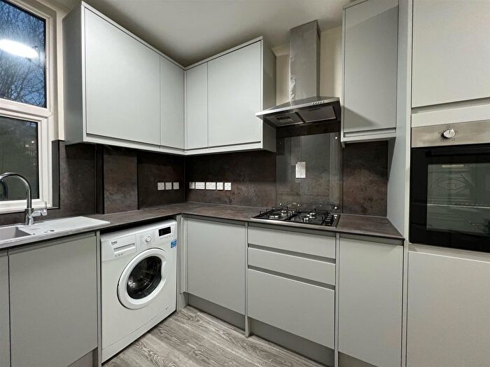 3 Bedroom Flat To Rent In Parkfield Road, Harrow, HA2