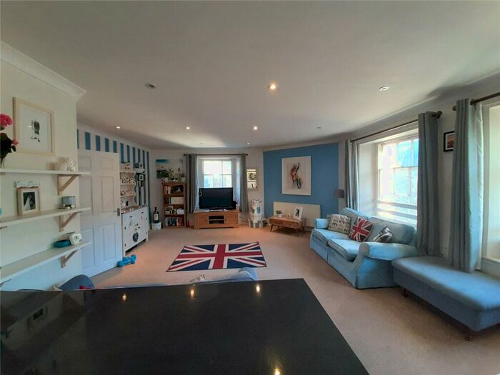 3 Bedroom Apartment To Rent In Duke Street, Tavistock, PL19