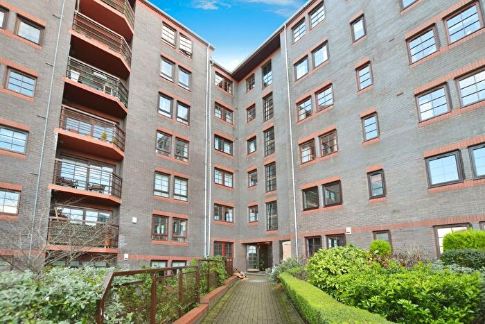 2 Bedroom Flat To Rent In Orchard Brae Avenue, Edinburgh, EH4