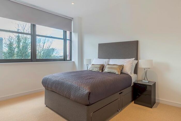 1 Bedroom Flat To Rent In Scimitar House, 23 Eastern Road, Romford, Essex RM1