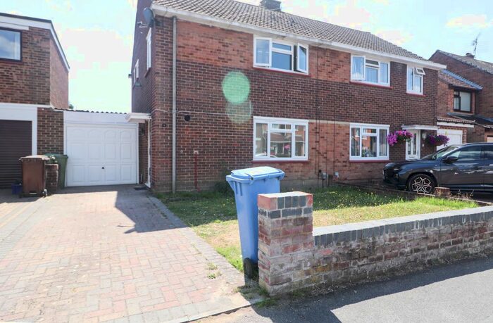 3 Bedroom Semi-Detached House To Rent In Northcote Road, Farnborough, GU14