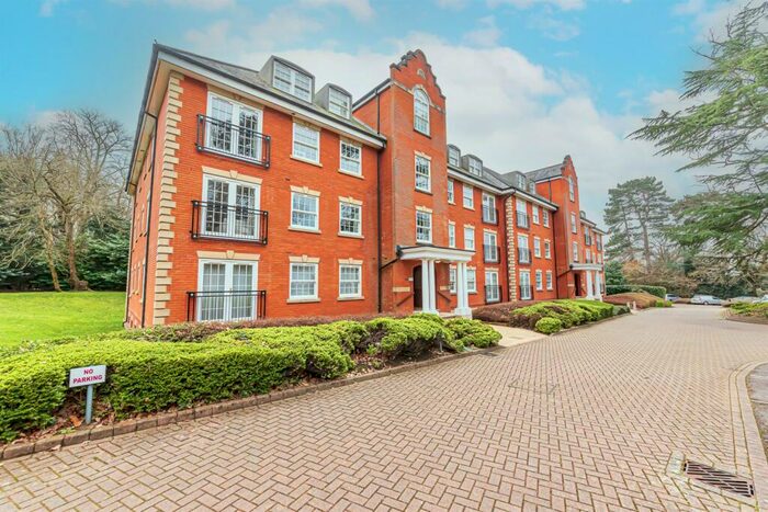 2 Bedroom Apartment To Rent In Keephatch House, Montague Close, Wokingham, RG40