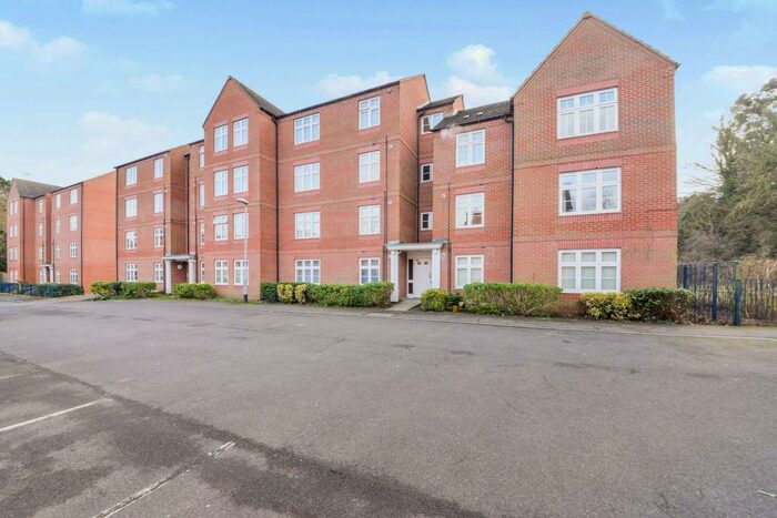 2 Bedroom Apartment To Rent In Wenlock Drive, West Bridgford, NG2