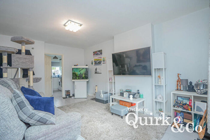 2 Bedroom Detached Bungalow For Sale In Thisselt Road, Canvey Island, SS8