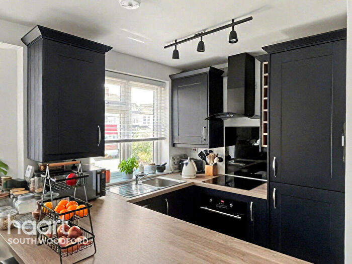 2 Bedroom Maisonette To Rent In Westview Drive, Woodford Green, IG8