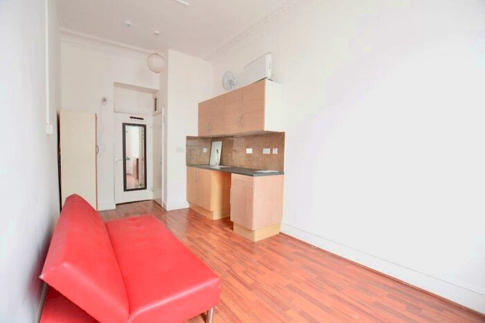 Studio To Rent In Camberwell Church Street, SE5
