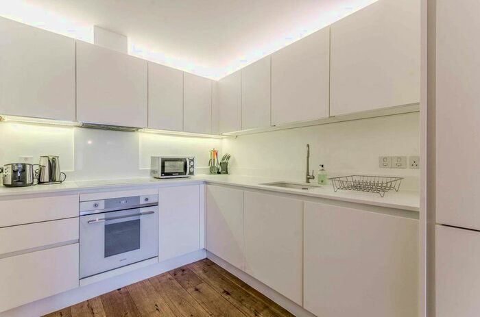 2 Bedroom Flat To Rent In Topham Street, Clerkenwell, London EC1R