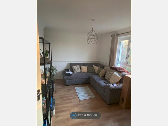 1 Bedroom Flat To Rent In Dawn Crescent, Stratford, E15