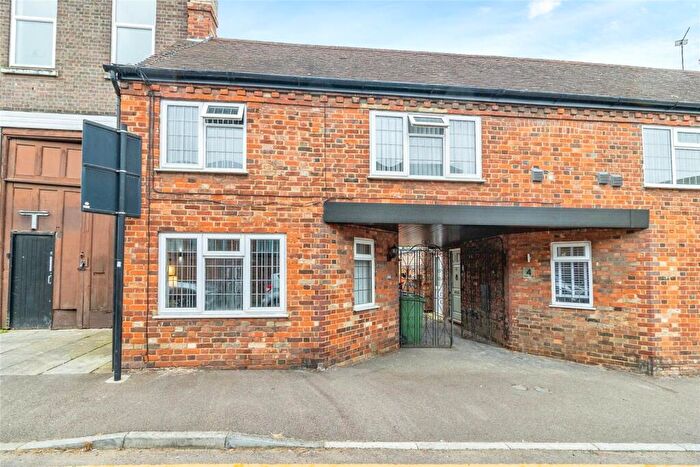 3 Bedroom End Of Terrace House For Sale In Dudley Street, Leighton Buzzard, Bedfordshire, LU7