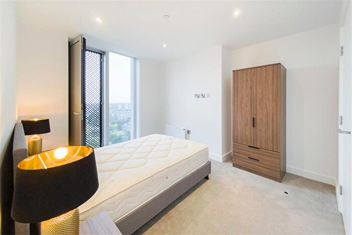 2 Bedroom Apartment To Rent In East Tower, Deansgate Square, M15