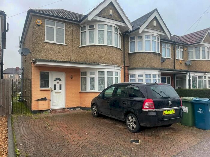 3 Bedroom Semi-Detached House To Rent In Lynton Road, Harrow, Greater London, HA2