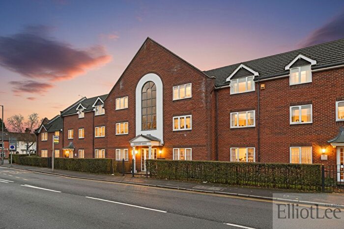 3 Bedroom Flat To Rent In Kennett Court, Whippendell Road, Watford, WD18
