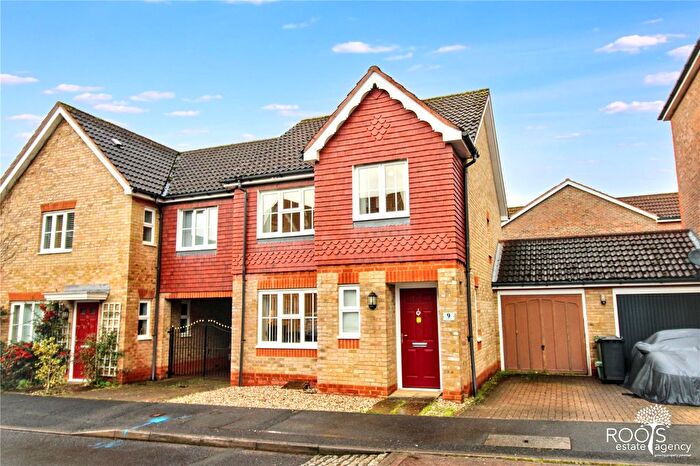 3 Bedroom Semi Detached House For Sale In Ascott Way, Newbury, Berkshire, RG14