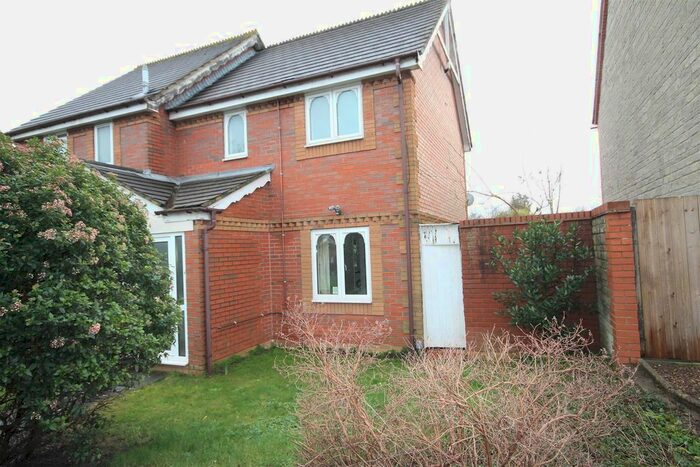 3 Bedroom Semi-Detached House To Rent In Sunningdale Drive, Warmley, Bristol BS30