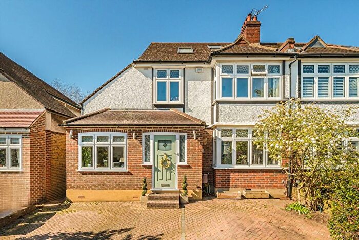 4 Bedroom Semi Detached House For Sale In Chiltern Drive, Surbiton, KT5