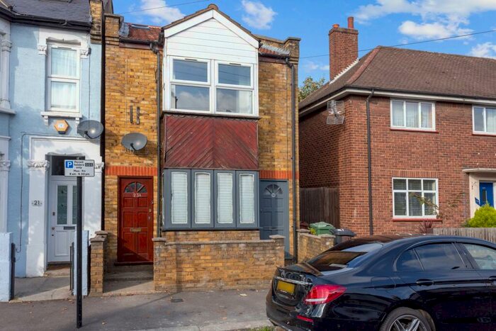 3 Bedroom Flat To Rent In Ashville Road, London, E11