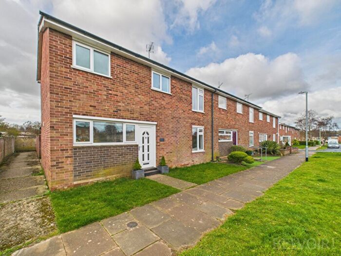 5 Bedroom End Of Terrace House For Sale In Braddock Square, Bury St Edmunds, IP32