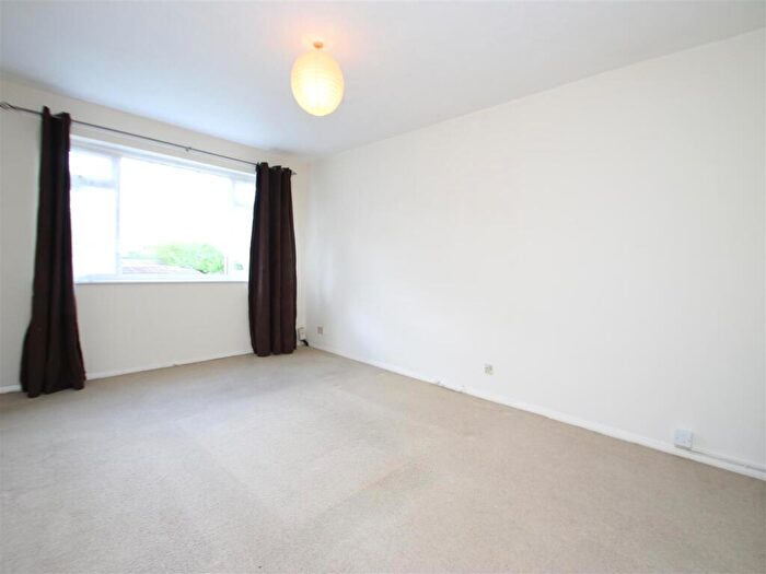 1 Bedroom Flat To Rent In Southlands Grove, Bickley, BR1