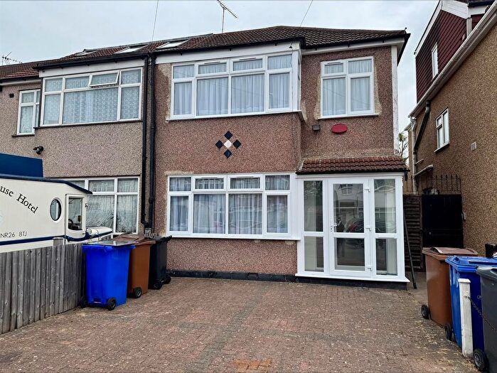 3 Bedroom End Of Terrace House To Rent In Orchard Grove, Harrow, HA3