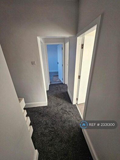 3 Bedroom Flat To Rent In Wingrove Road, Newcastle Upon Tyne, NE4