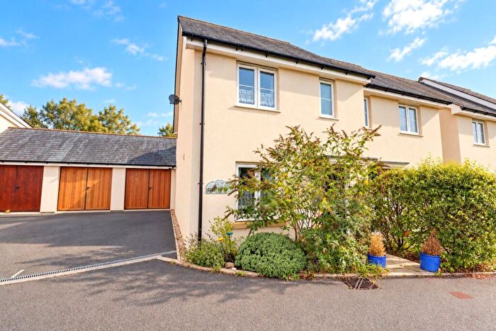 3 Bedroom Semi Detached House For Sale In Barracks Road, Fremington, Barnstaple, Devon, EX31