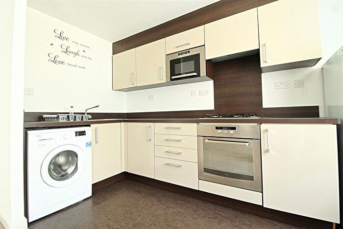 1 Bedroom Flat To Rent In Hawker Place, London, E17