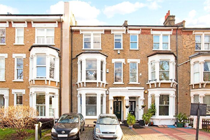 2 Bedroom Flat To Rent In Josephine Avenue, London, SW2