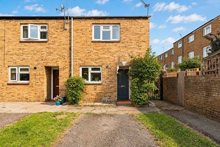 2 Bedroom Terraced House For Sale In South Road, Ealing, W5