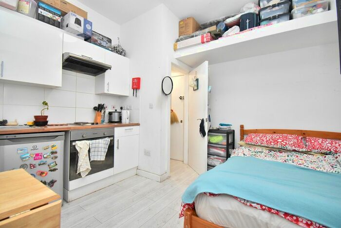 Studio To Rent In Warwick Road, Earls Court, SW5