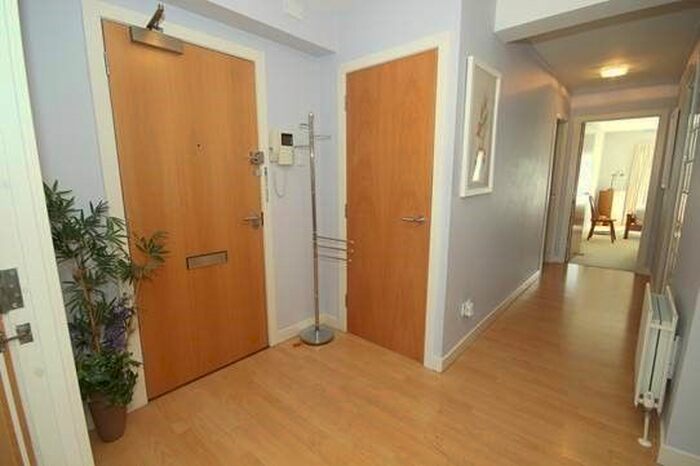2 Bedroom Flat To Rent In Ascot Gate, Glasgow, G12